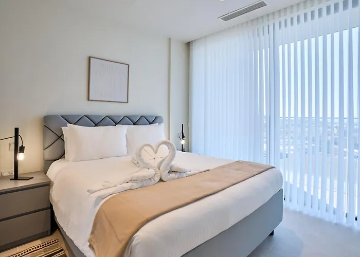 Sweet Urban Escape In St Julians Malta * Saint Julian's